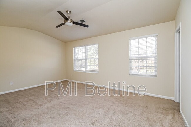 Building Photo - 5675 Laurel Ridge Cir