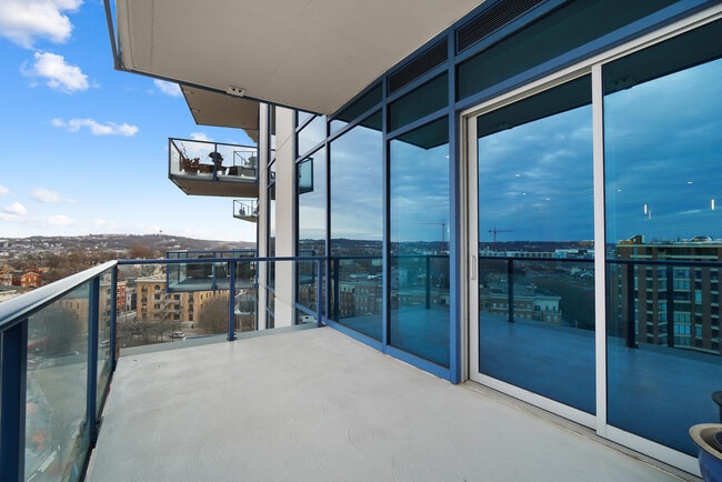 Building Photo - 1 Roebling Wy