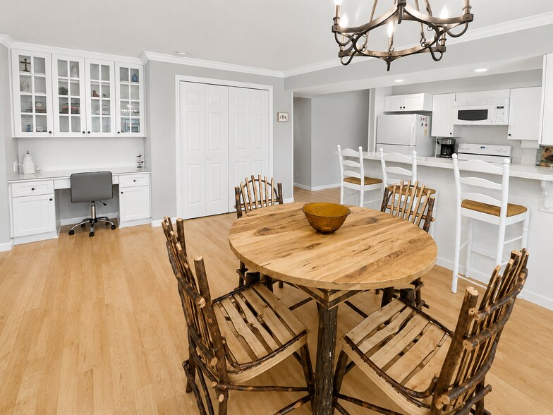 Building Photo - 9766 S Harbour Pointe Dr