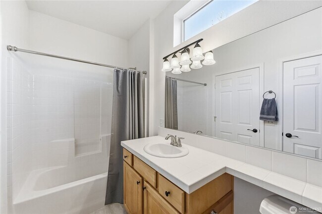 Building Photo - Spacious 2Br in Trilogy at Redmond Ridge 55+ Community