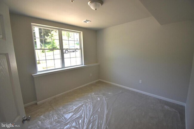 Building Photo - 358 E Nesquehoning St