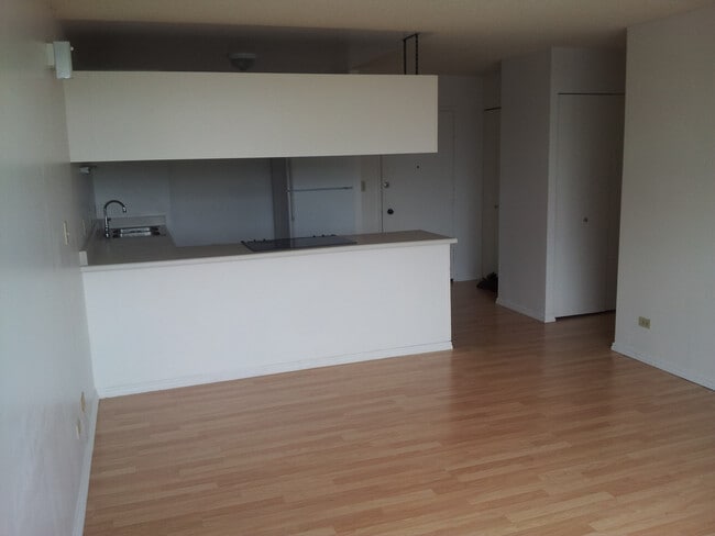 Building Photo - 527GOF