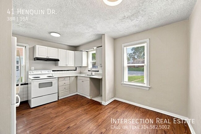 Building Photo - 41 Henquin Dr