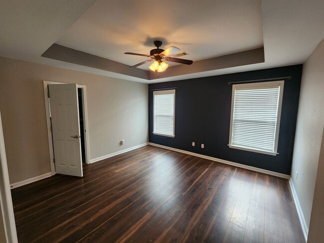 Building Photo - 2734 Ridgewood Rd