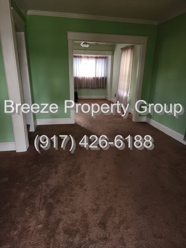 Building Photo - 1508 Albert St