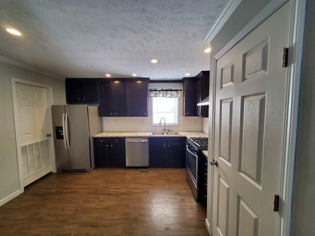 Building Photo - 24 Bluebird Hill Dr