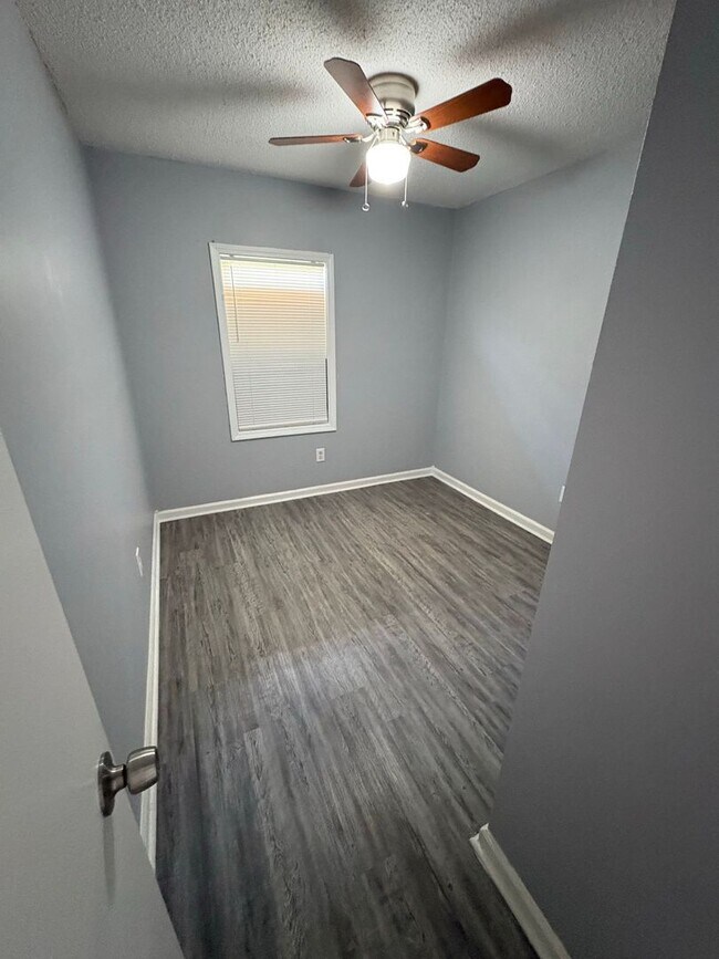 Building Photo - Very Nice Home in Frayser - 1/2 Off The 1st Months Rent