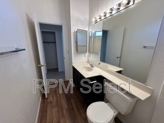 Building Photo - 4956 Villa Royale Way