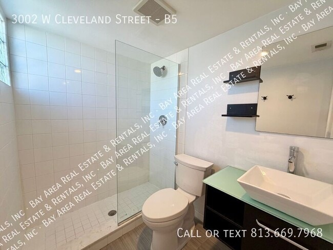 Building Photo - 3002 W Cleveland St