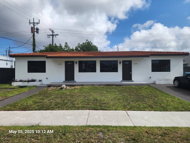 Primary Photo - 3171 SW 11th St