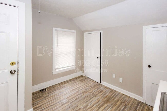 Building Photo - 3926 Woodbridge Ave