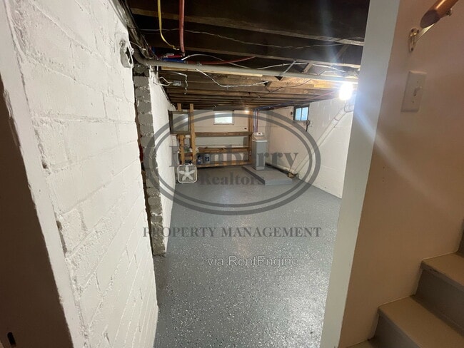 Building Photo - 109 S Main St