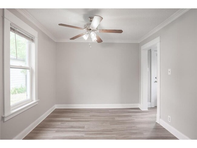 Building Photo - 938 N Cypress St