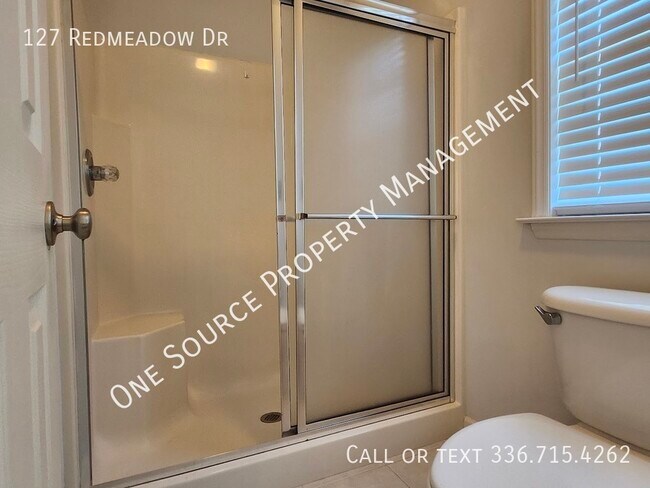 Building Photo - 127 Redmeadow Dr