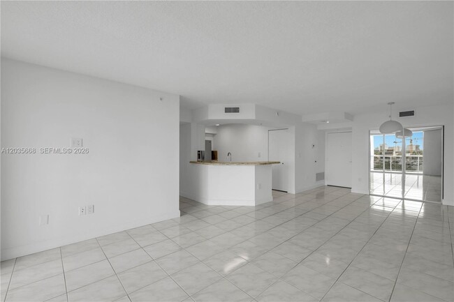 Building Photo - 1900 Sunset Harbour Dr