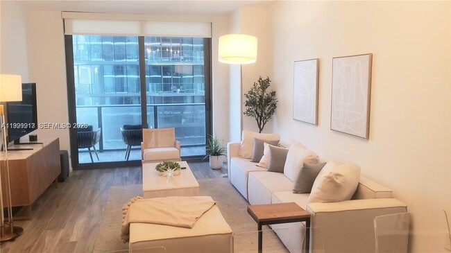 Building Photo - 801 S Miami Ave