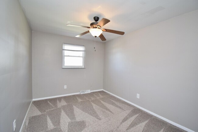 Building Photo - 1800 Keith Dr