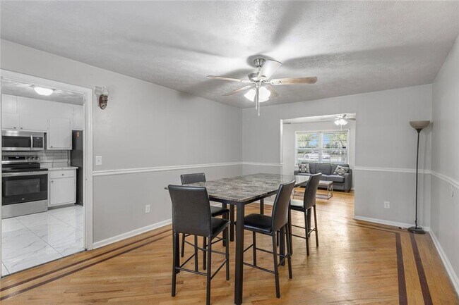 Building Photo - 1246 Elgin Way