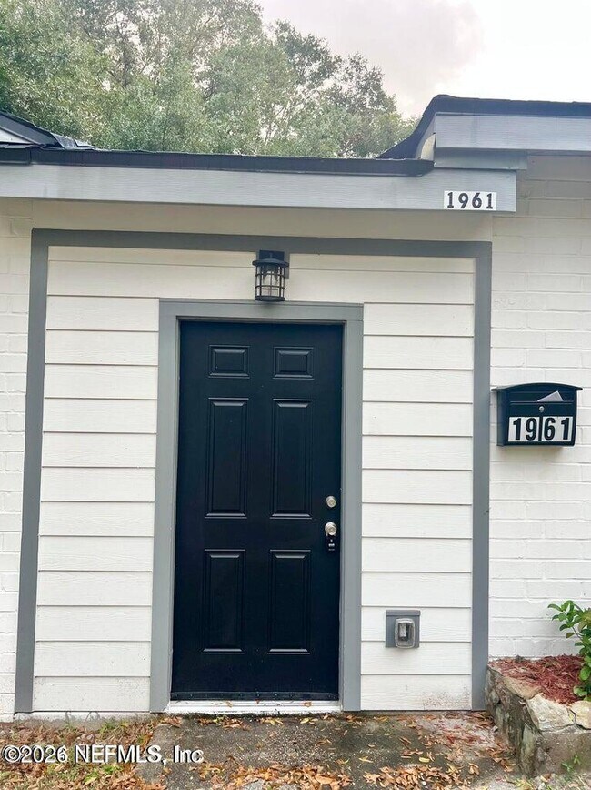 Building Photo - 1961 New Haven Rd