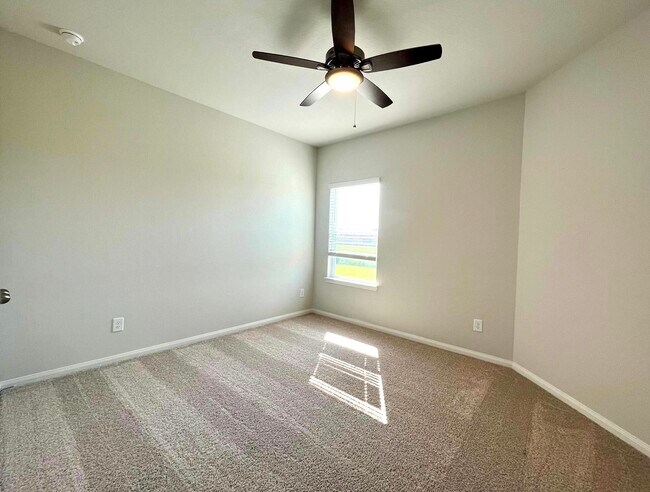 Building Photo - 4814 Blue Jacaranda Wy
