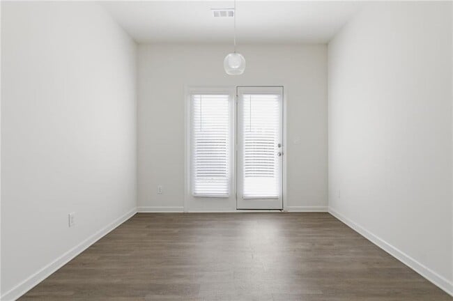 Building Photo - 5515 Foxglove Wy