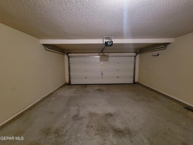 Building Photo - 14267 Pacific Point Dr