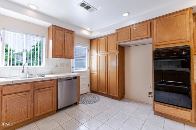 Building Photo - 385 Eaton Dr
