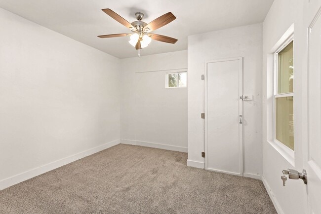 Building Photo - 206 George Bush Dr E
