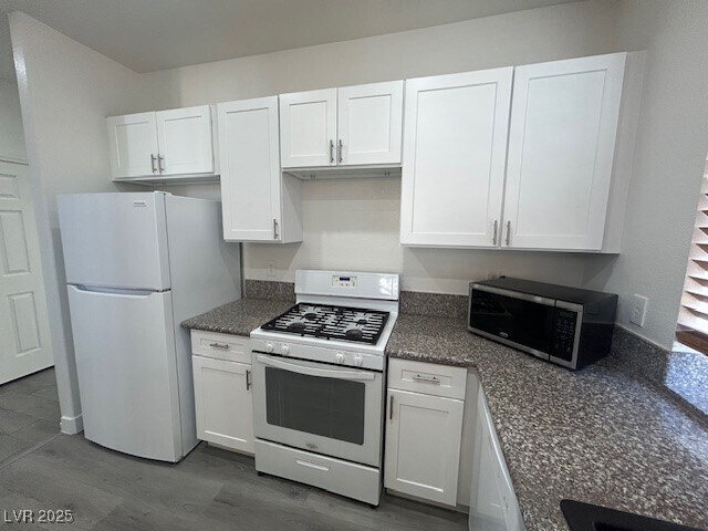 Building Photo - 1200 Valerio Ln