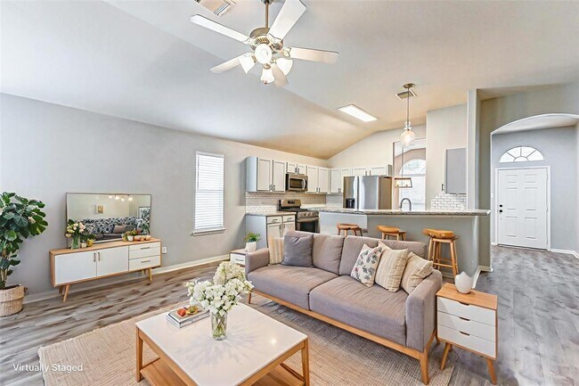 Building Photo - 25331 Clover Ranch Dr