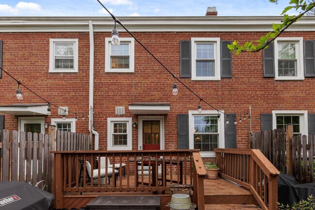 Building Photo - 4642 30th Rd S