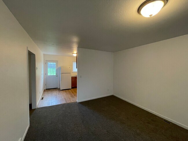 Building Photo - 3608-3610 Highland Drive