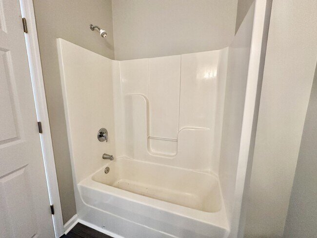 Building Photo - Newly Updated Three Bedroom Home in Westbury Park!