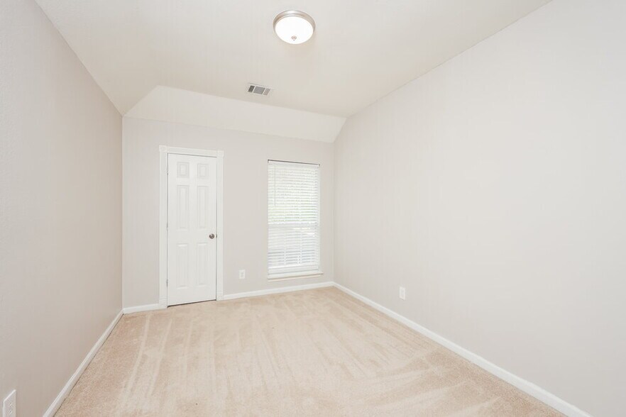 Building Photo - 1453 Ridgecreek Dr