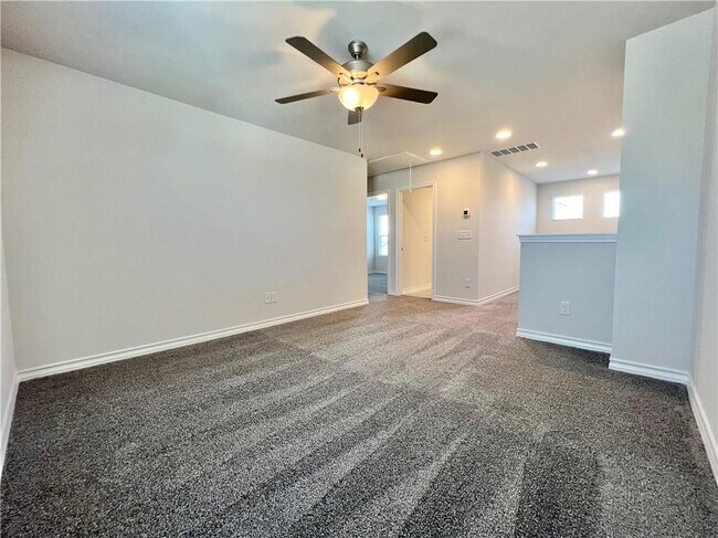 Building Photo - 704 Long Run