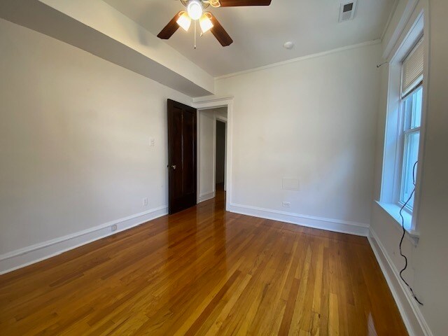 Building Photo - 1318 W Arthur Ave