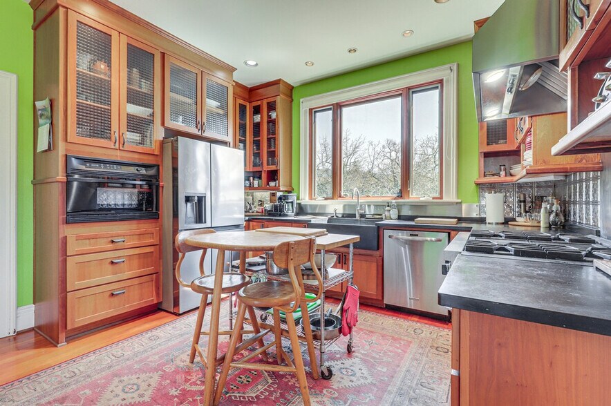 Building Photo - 3177 Vichy Ave