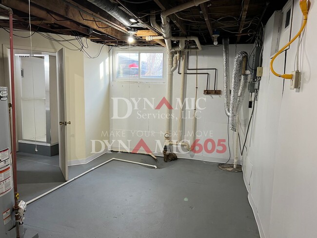 Building Photo - 4BD/2BA House with Double Garage by August...