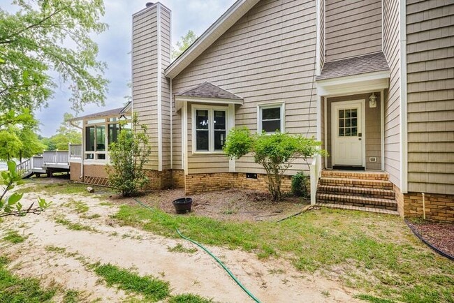 Building Photo - 311 Derrick Ln