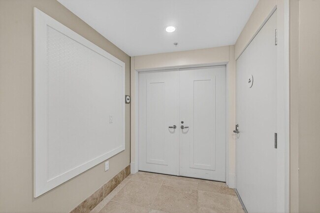 Building Photo - 155 S Ocean Ave