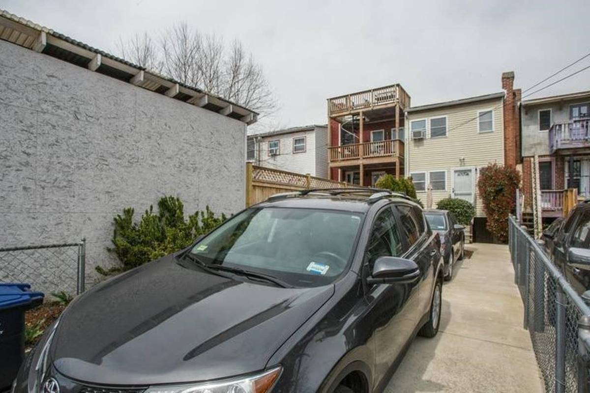 Building Photo - 720 Fairmont St NW