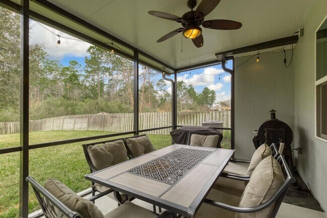 Building Photo - Spacious Home in Prime Location!