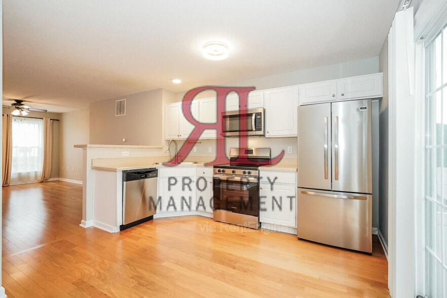 Building Photo - 5807 Bridgehampton Dr