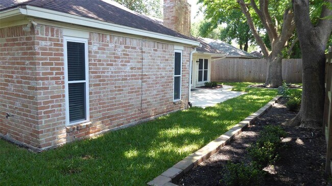 Building Photo - 11407 Briar Rose Dr