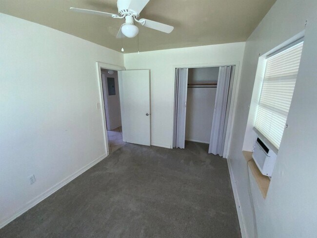 Building Photo - 2408 Gillis St