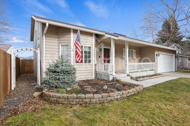 Building Photo - Beautiful 3-bedroom Home Next To Black Bay Park In Post Falls