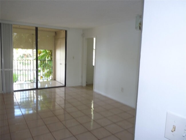 Building Photo - 14211 N Kendall Dr