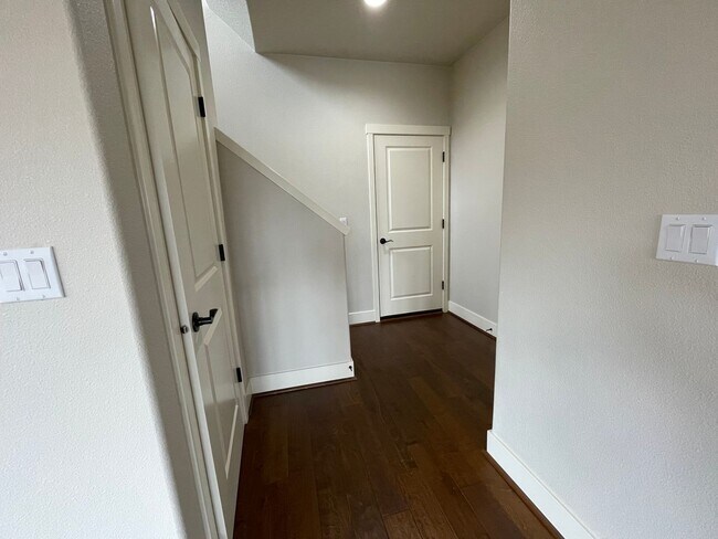 Building Photo - Lovely North Plains 4Bd 2.5Ba Home with Ja...