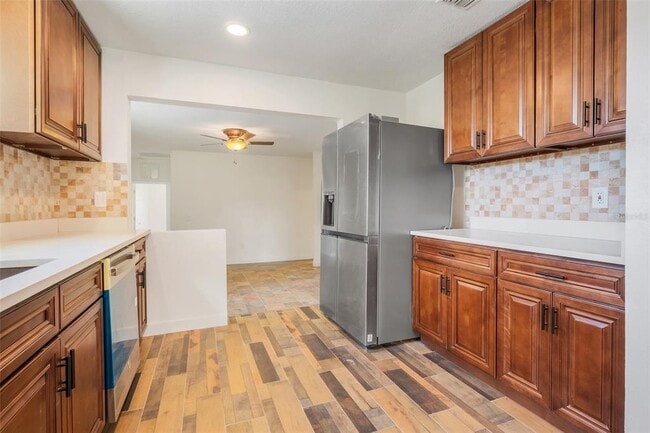 Building Photo - 13832 South Bay Lake Rd