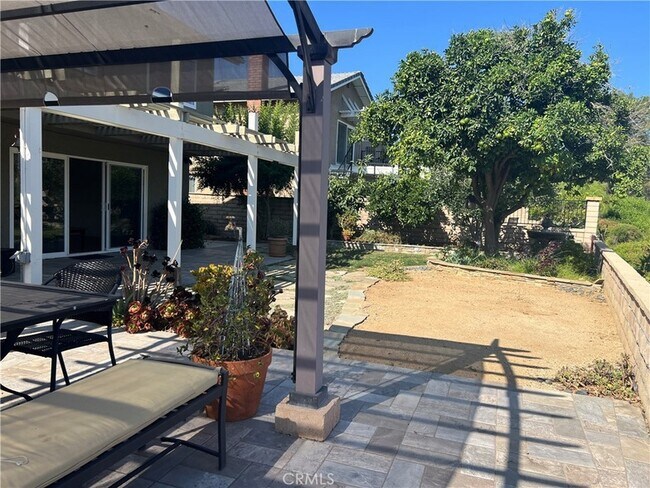 Building Photo - 24822 Via San Fernando